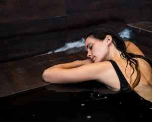 Jak stosować solankę do kąpieli — dawkowanie, temperatura i czas zabiegu